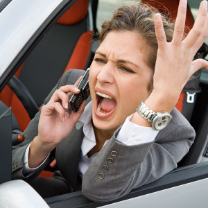 woman-commute-car-angry